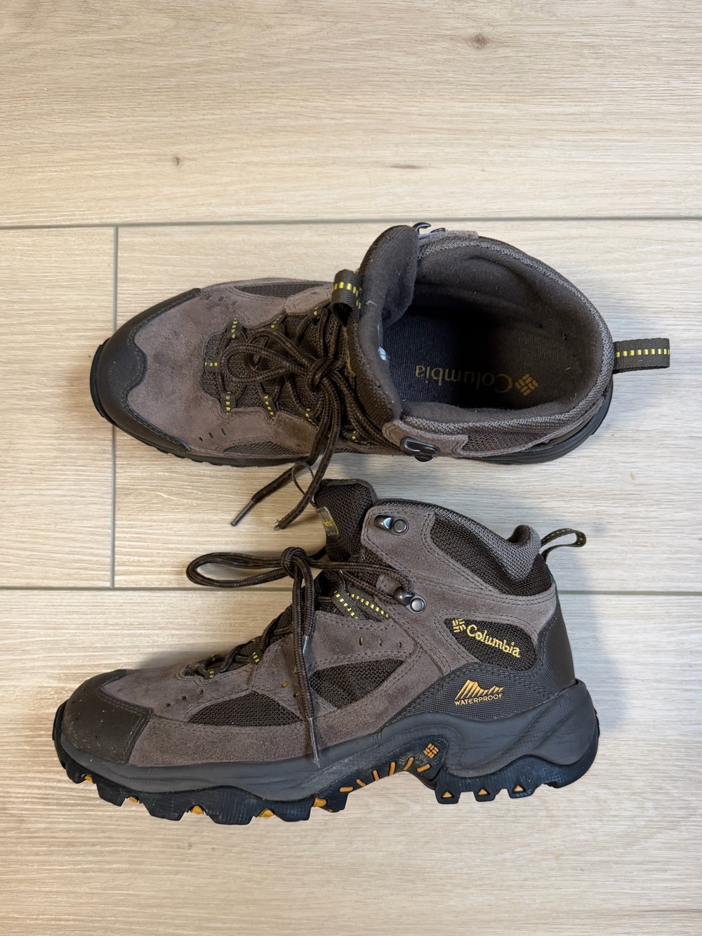 Men’s Columbia Hiking Boots size 9